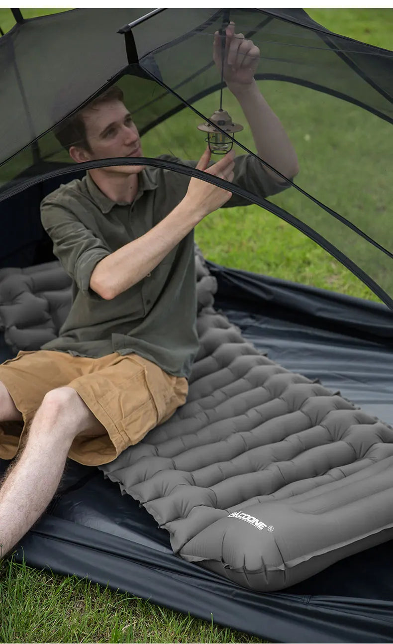 PACOONE aufblasbare Camping-Matratze mit Kissen